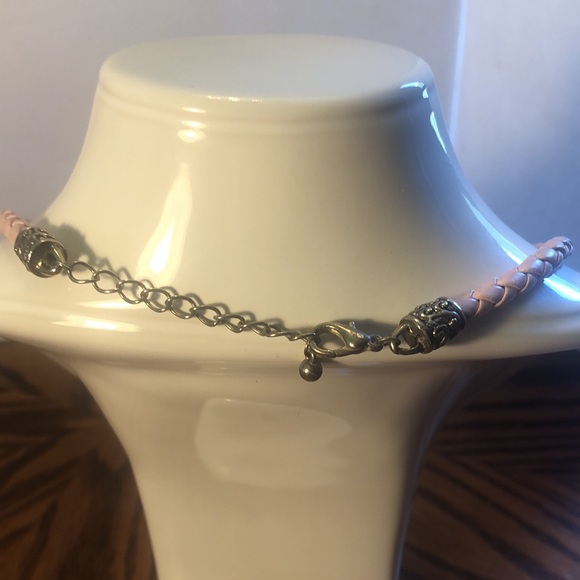 Woman’s Pearls and Braided corded soft pink leather silver tone necklace - Picture 7 of 8